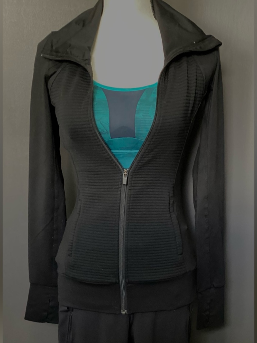 Athleta sport jacket with pockets. Size XXS